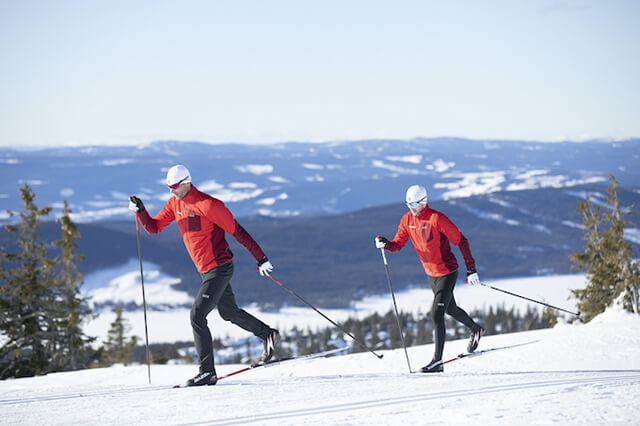 Connor Green skiing