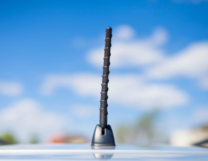 image of a car antenna 